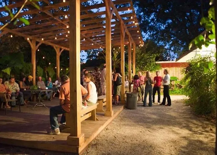 Blue Moon Hostel Lafayette