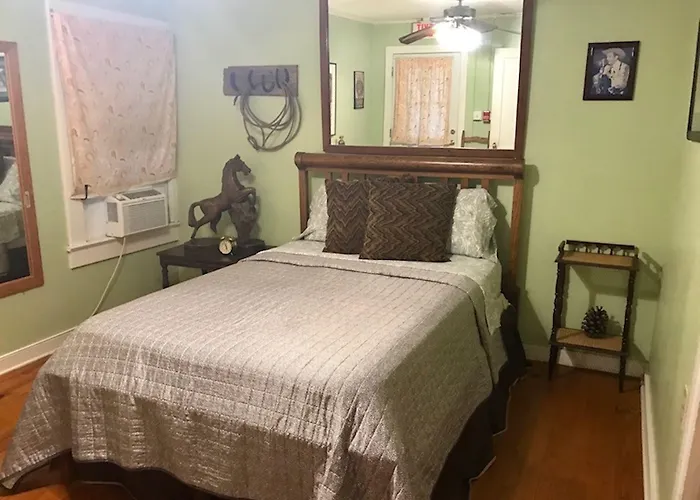Blue Moon Hostel